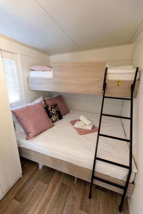 Mobile Home Whit Sea View Lavojesa Drage Exteriör bild